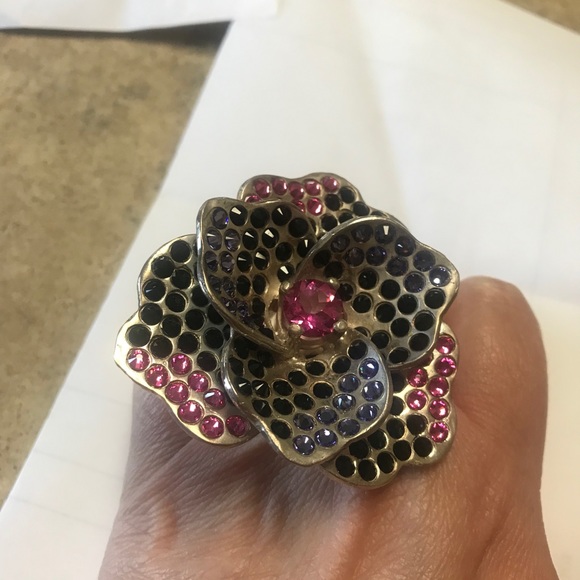 Large one of a kind custom flower ring - Picture 7 of 7